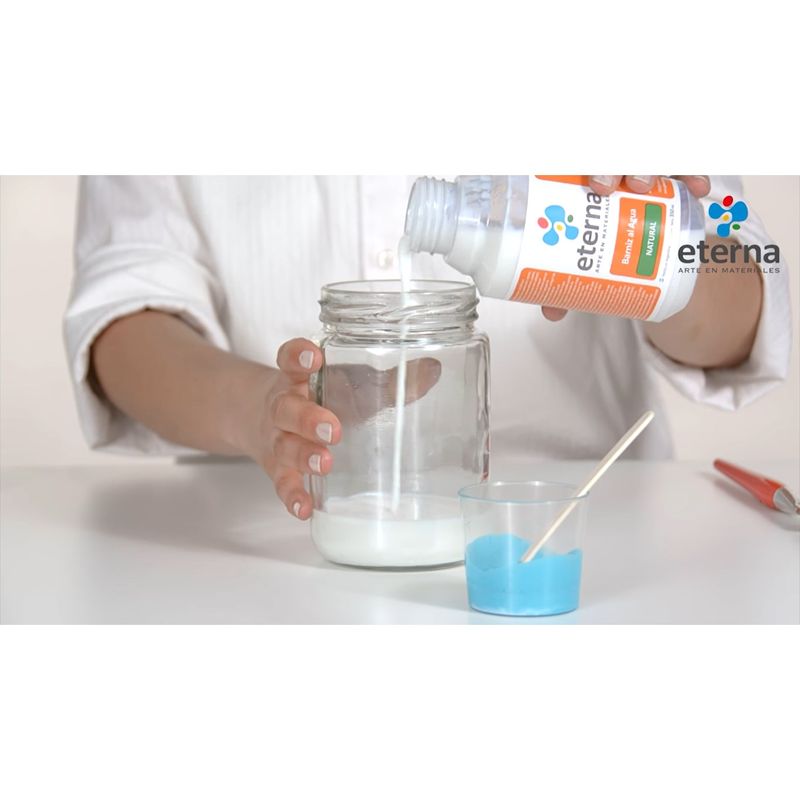 Eterna-barniz-al-agua-3